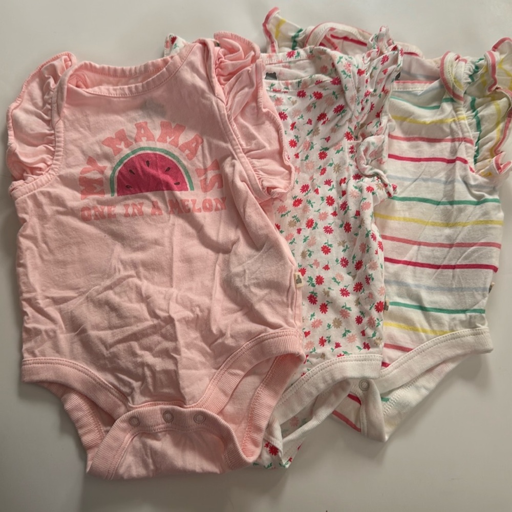 Baby Gap - 0-3 set of 3 short sleeve body suits